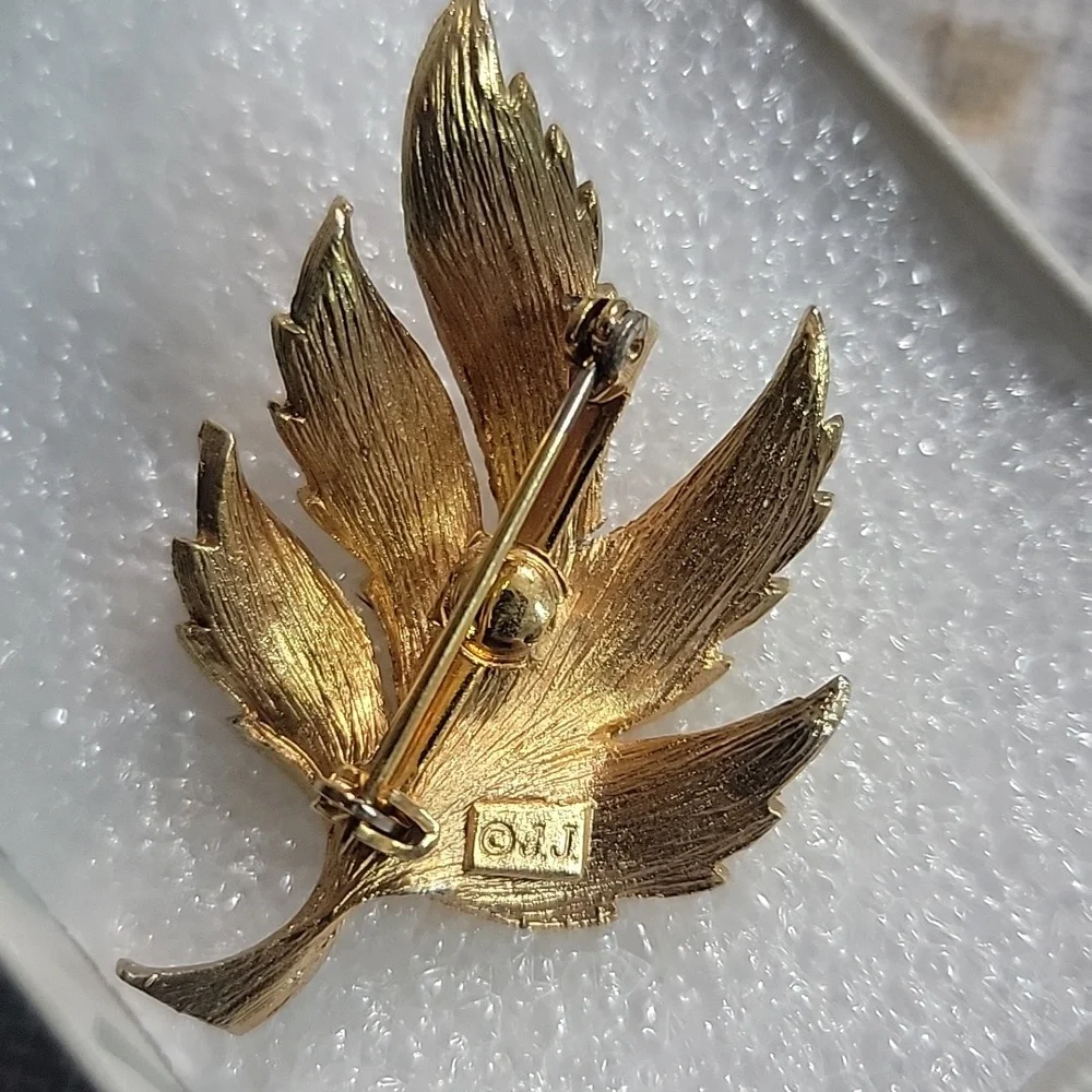 Vintage JJ JOnette Gold Leaf Brooch COTTAGECORE STYLE 2" - Picture 4 of 5